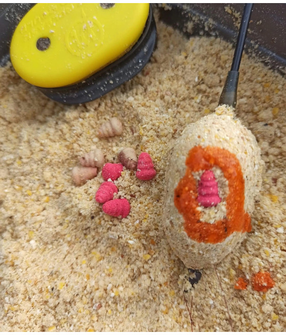 F1 OCHOTKA KONOPIA TWISTER MINI ŚLIMAK Feeder Bait
